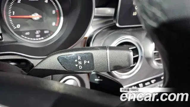 Mercedes-Benz GLC-Class 2018 — Photo 9/20