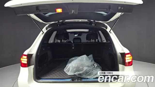 Mercedes-Benz GLC-Class 2018 — Photo 20/20