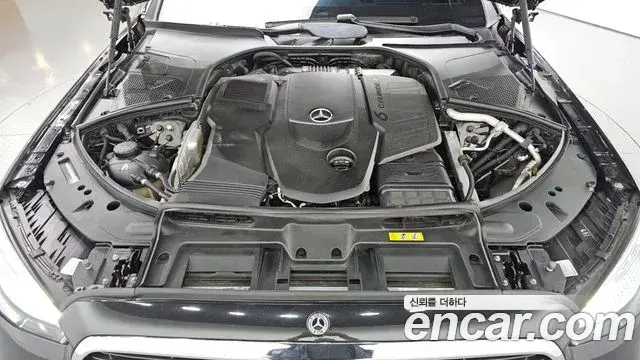 Mercedes-Benz S-Class 2021 — Photo 6/20