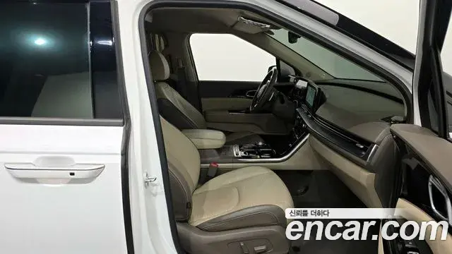 Kia Carnival 2021 — Фото 11/20