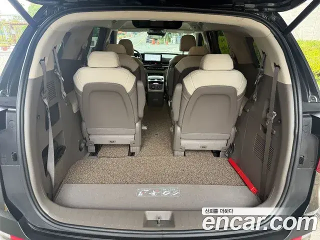 Kia Carnival 2024 — Photo 18/20