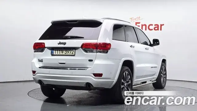 Jeep Grand Cherokee 2018 — Photo 20/20
