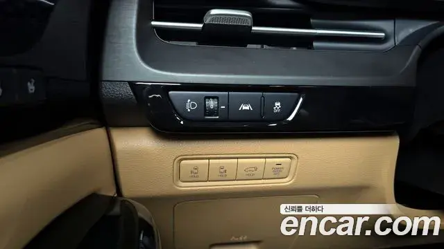 Kia Carnival 2021 — Фото 17/20