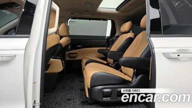 Kia Carnival 2023 — Photo 12/20