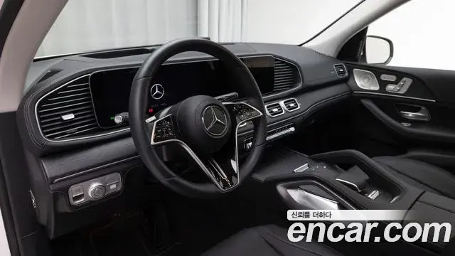 Mercedes-Benz GLE-Class 2025 — Photo 13/20