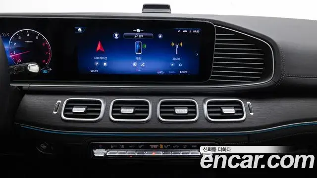 Mercedes-Benz GLE-Class 2025 — Photo 16/20