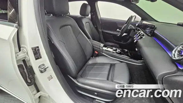 Mercedes-Benz A-Class 2025 — ფოტო 10/30