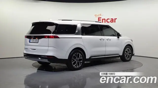 Kia Carnival 2021 — Фото 2/20