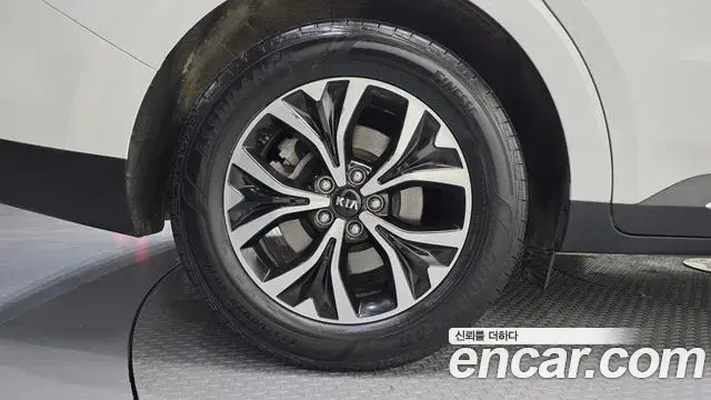 Kia Carnival 2021 — Фото 5/20