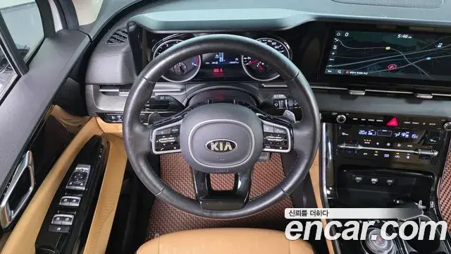 Kia Carnival 2021 — Фото 13/20