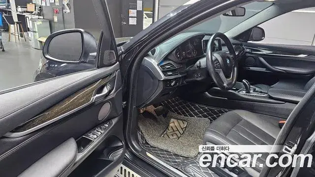 BMW X6 2018 — Photo 10/20