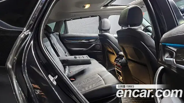 BMW X6 2018 — Photo 11/20