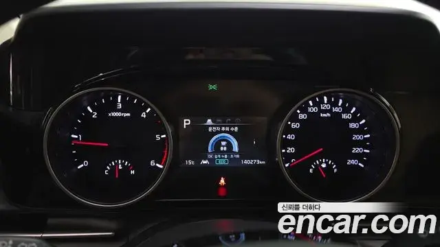 Kia Carnival 2020 — Фото 8/20