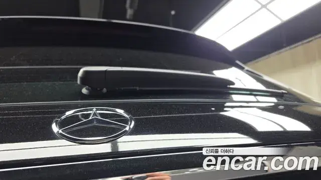 Mercedes-Benz GLE-Class 2020 — Photo 29/33