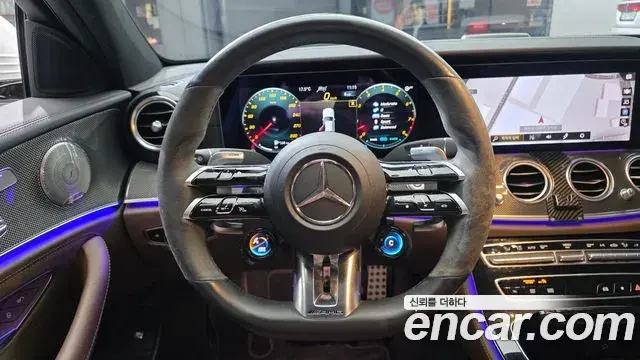 Mercedes-Benz E-Class 2021 — Photo 15/20