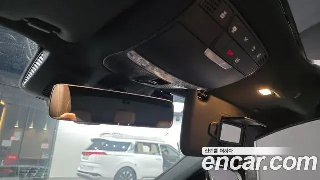 Mercedes-Benz E-Class 2021 — Photo 18/20