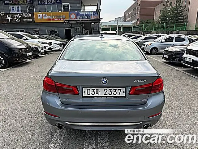 BMW 5 Series 2018 — ფოტო 1/20