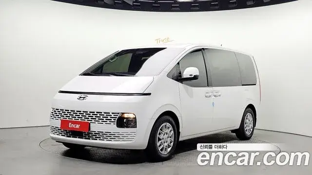 Hyundai Staria 2022 — Photo 1/20