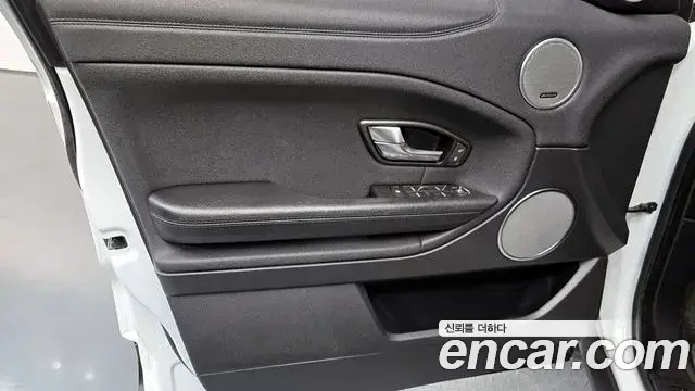 Land Rover Range Rover Evoque 2018 — Şəkil 30/32