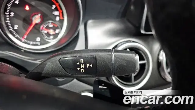 Mercedes-Benz GLA-Class 2018 — Photo 6/20