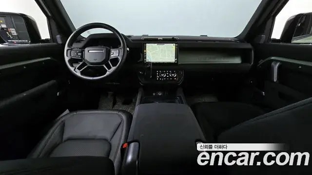 Land Rover Defender 2023 — Photo 7/20