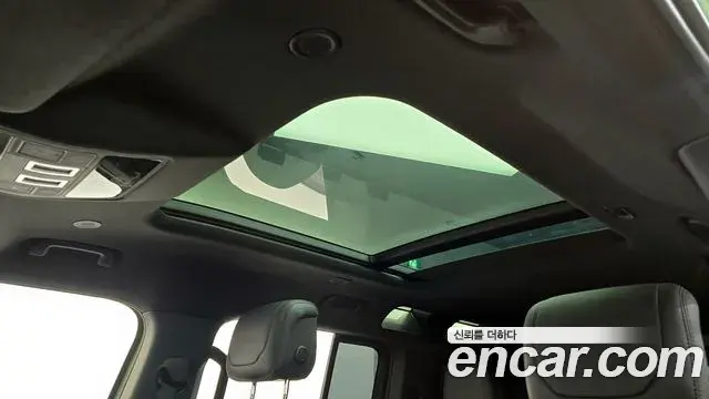Land Rover Defender 2023 — Photo 18/20