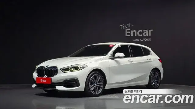 BMW 1 Series 2022 — Фото 1/20