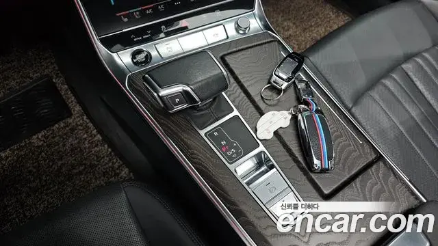 Audi A6 2021 — Şəkil 27/32