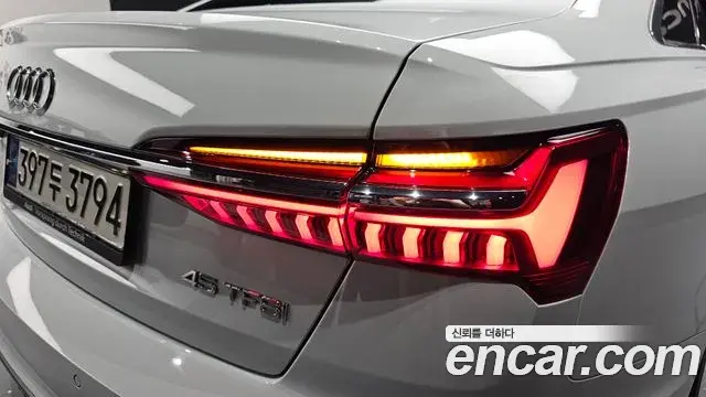 Audi A6 2021 — Şəkil 21/32