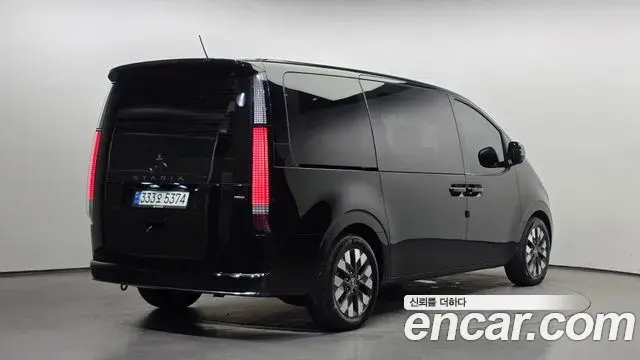 Hyundai Staria 2022 — Photo 2/20