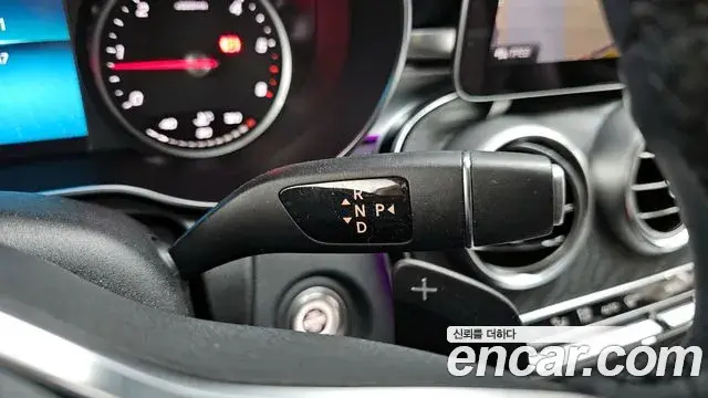 Mercedes-Benz C-Class 2019 — ფოტო 4/20
