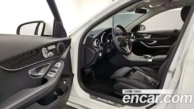 Mercedes-Benz C-Class 2019 — ფოტო 11/20