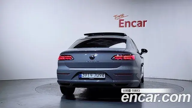Volkswagen Arteon 2023 — Photo 21/35