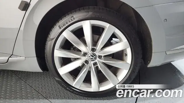 Volkswagen Arteon 2023 — Photo 17/35