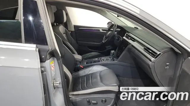 Volkswagen Arteon 2023 — Photo 24/35