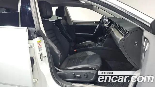 Volkswagen Arteon 2020 — Şəkil 19/35