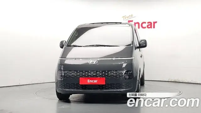 Hyundai Staria 2025 — Фото 3/20