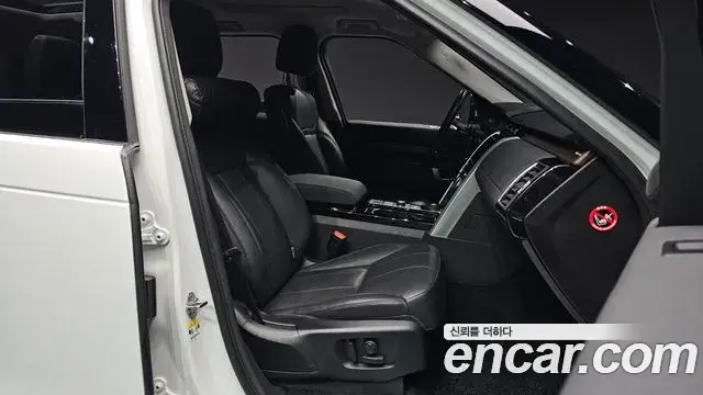 Land Rover Discovery 5 2019 — Photo 19/20