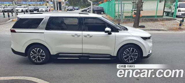 Kia Carnival 2021 — Photo 2/20