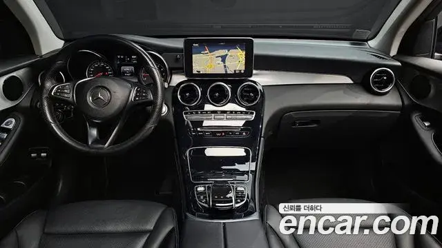 Mercedes-Benz GLC-Class 2018 — ფოტო 8/30