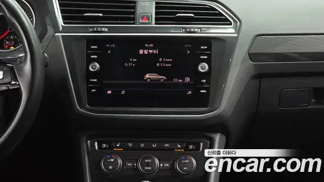 Volkswagen Tiguan 2018 — ფოტო 20/20