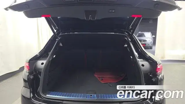 Porsche Cayenne 2023 — Şəkil 26/33