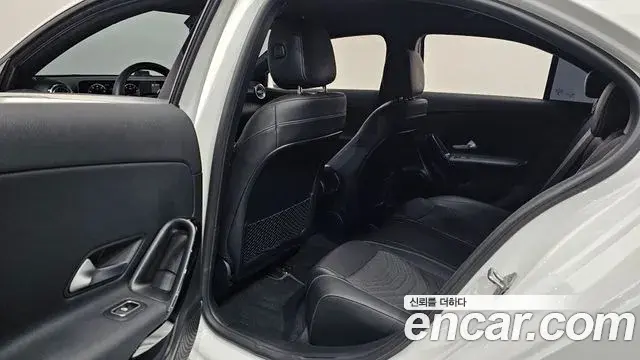 Mercedes-Benz A-Class 2020 — Şəkil 23/30