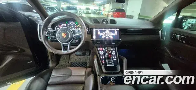 Porsche Cayenne 2021 — Photo 16/20