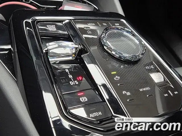 BMW 5 Series 2025 — ფოტო 18/20