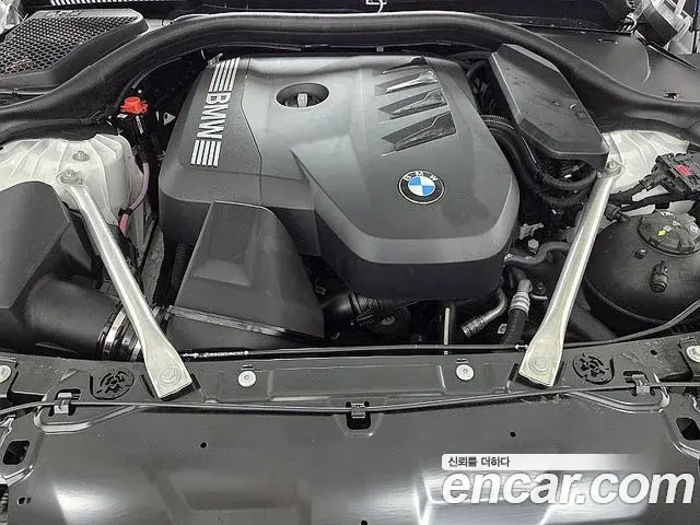 BMW 5 Series 2025 — ფოტო 6/20