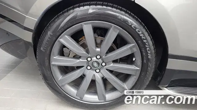 Land Rover Range Rover Velar 2018 — Photo 5/20