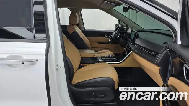 Kia Carnival 2021 — Photo 11/20