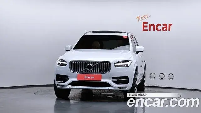 Volvo XC90 2021 — Photo 2/20