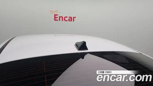 Hyundai The New Avante Hybrid 2020 — Photo 28/30
